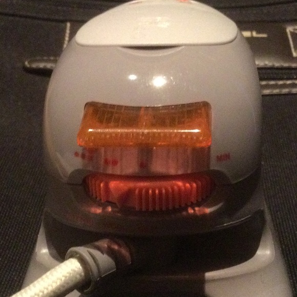 Travel Iron - Picture 4 of 8